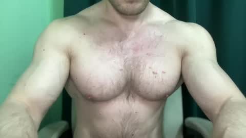 Snapshot of mrbiceps_23 chatting on January 25, 6:23 am Mrbiceps23 online show from January 25, 6:23 am