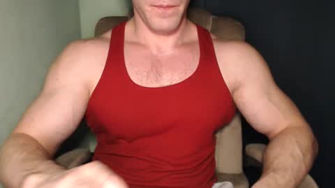 Snapshot of mrbiceps_23 chatting on February 7, 5:29 pm Mrbiceps23 online show from February 7, 5:29 pm
