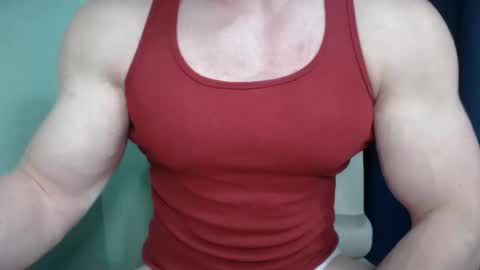 Snapshot of mrbiceps_23 chatting on September 15, 6:19 pm Mrbiceps23 online show from September 15, 6:19 pm