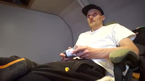 Snapshot of mrbigcock4206980 chatting on May 18, 4:46 pm mrbigcock4206980 online show from May 18, 4:46 pm