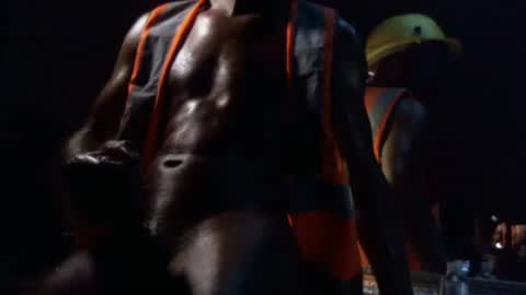 Snapshot of mrbigdiq chatting on December 6, 8:29 pm MrBigDiQ1 online show from December 6, 8:29 pm