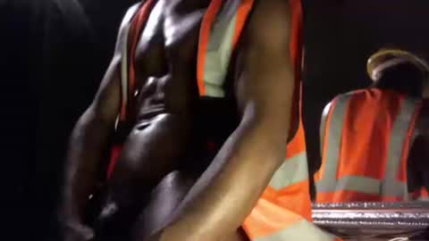 Snapshot of mrbigdiq chatting on February 19, 7:39 am MrBigDiQ1 online show from February 19, 7:39 am