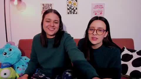 Laura online show from May 4, 1:34 am