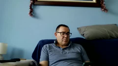 Snapshot of mrcaruso chatting on December 19, 11:17 am Mrcaruso online show from December 19, 11:17 am