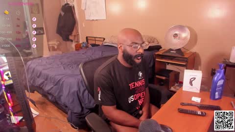 Snapshot of mrchuckdailyxxx chatting on December 4, 6:00 am Chuck Daily online show from December 4, 6:00 am