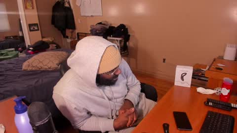 Snapshot of mrchuckdailyxxx chatting on December 22, 9:31 pm Chuck Daily online show from December 22, 9:31 pm