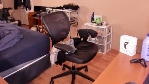 Snapshot of mrchuckdailyxxx chatting on February 17, 8:41 am Chuck Daily online show from February 17, 8:41 am