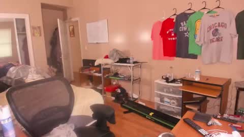 Snapshot of mrchuckdailyxxx chatting on October 3, 8:39 pm Chuck Daily online show from October 3, 8:39 pm