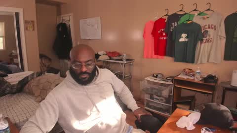 Snapshot of mrchuckdailyxxx chatting on October 21, 1:45 pm Chuck Daily online show from October 21, 1:45 pm