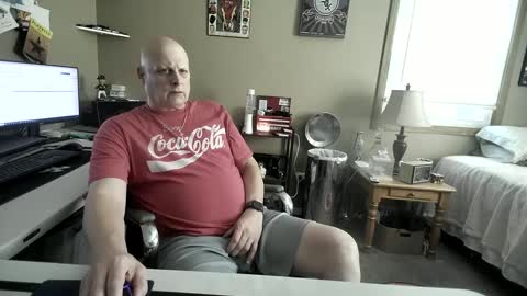 Snapshot of mrclean_55 chatting on September 30, 7:41 pm MrClean55 online show from September 30, 7:41 pm