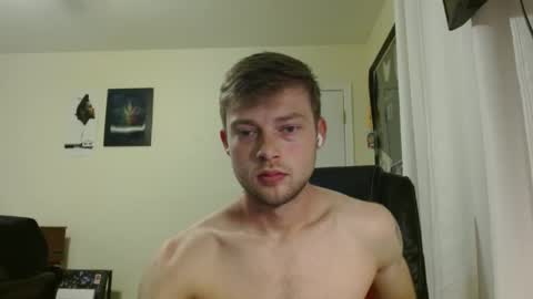 Snapshot of mrcoolguy68 chatting on December 18, 12:40 pm mrcoolguy68 online show from December 18, 12:40 pm