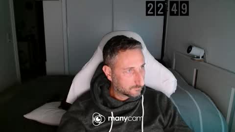 Snapshot of mrdr0o0o chatting on November 6, 9:48 pm mrdr0o0o online show from November 6, 9:48 pm