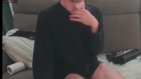 Snapshot of mreurope69 chatting on December 20, 12:07 am I am Hardy online show from December 20, 12:07 am