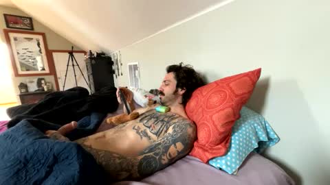 Snapshot of mrfanceypants chatting on January 9, 8:21 pm mrfanceypants online show from January 9, 8:21 pm