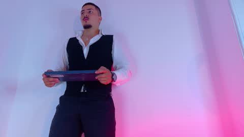 Mr Fox online show from December 20, 7:43 pm