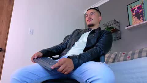 Mr Fox online show from March 7, 7:33 pm