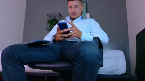 Snapshot of mrfox__ chatting on May 2, 7:19 pm Mr Fox online show from May 2, 7:19 pm