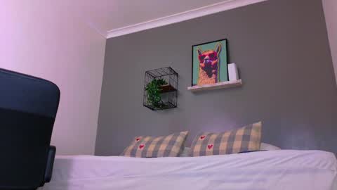 Snapshot of mrfox__ chatting on June 15, 7:27 pm Mr Fox online show from June 15, 7:27 pm