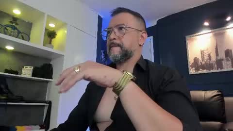 Snapshot of mrfrank_tattoo chatting on June 16, 2:09 pm MrFrank. online show from June 16, 2:09 pm