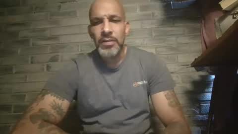 Snapshot of mrfuckyourite chatting on December 20, 8:05 pm mrfuckyourite online show from December 20, 8:05 pm