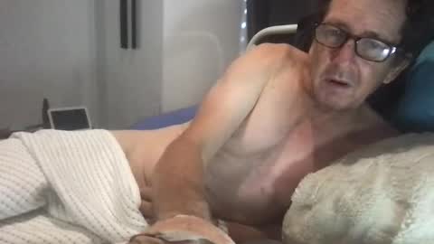 Snapshot of mrgray11xxx chatting on November 27, 7:38 pm mrgray11xxx aussie online show from November 27, 7:38 pm