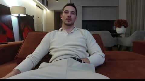 Snapshot of mrgreeneyes01 chatting on December 17, 4:57 pm juan luis online show from December 17, 4:57 pm