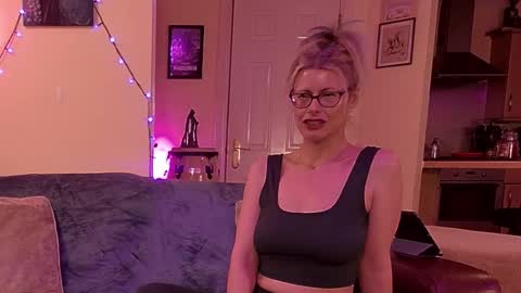 Snapshot of mrjandmrsj2014 chatting on February 18, 5:21 pm Mr Mrs J online show from February 18, 5:21 pm