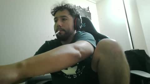 Snapshot of mrlilnice chatting on April 4, 5:27 am mrlilnice online show from April 4, 5:27 am