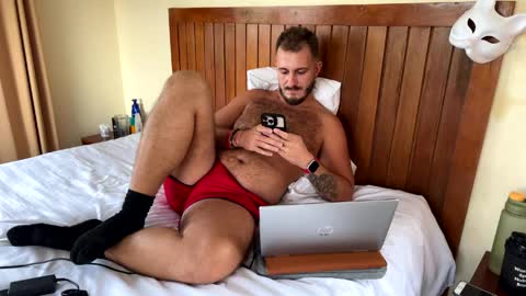 Max online show from April 22, 8:06 am