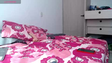 INDEPENDT MODEL - Twitter mrmickke online show from December 6, 7:12 pm