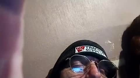 Mrnmrsfucks4u2 online show from December 21, 4:52 am