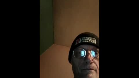Mrnmrsfucks4u2 online show from December 21, 5:40 pm