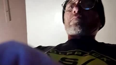 Mrnmrsfucks4u2 online show from January 10, 1:53 am