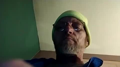 Mrnmrsfucks4u2 online show from February 26, 8:59 am