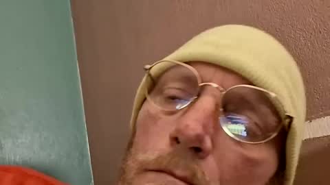 Mrnmrsfucks4u2 online show from March 6, 9:14 am