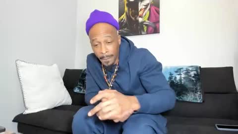 Snapshot of mromg007 chatting on February 12, 9:22 pm mromg007 online show from February 12, 9:22 pm