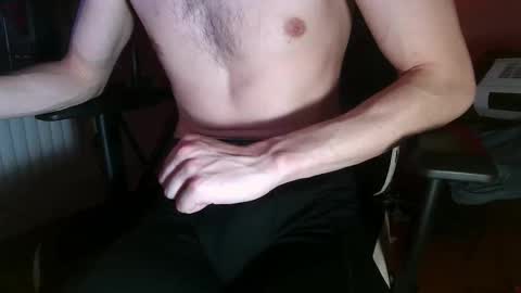 Snapshot of mrrogu3 chatting on February 25, 9:57 pm MrRogue online show from February 25, 9:57 pm