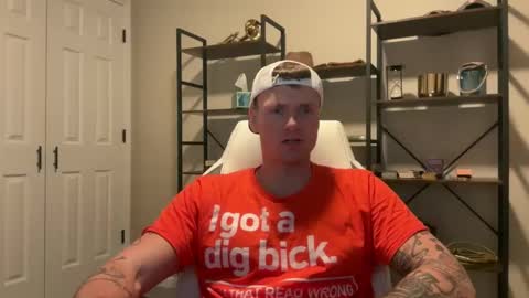Snapshot of mrryanvoss chatting on December 18, 12:43 am Mr Ryan Voss online show from December 18, 12:43 am