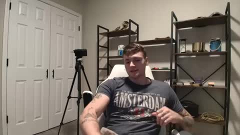 Snapshot of mrryanvoss chatting on December 21, 3:31 pm Mr Ryan Voss online show from December 21, 3:31 pm