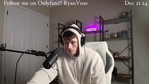 Snapshot of mrryanvoss chatting on December 22, 6:37 pm Mr Ryan Voss online show from December 22, 6:37 pm