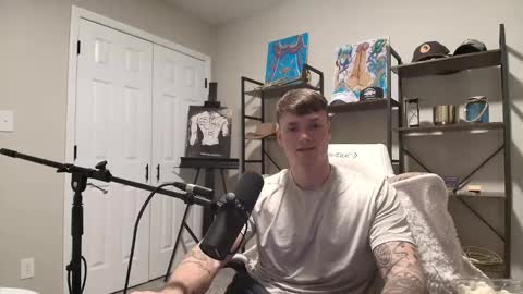 Snapshot of mrryanvoss chatting on December 27, 10:59 pm Mr Ryan Voss online show from December 27, 10:59 pm