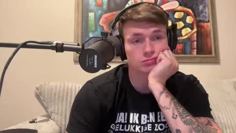 Snapshot of mrryanvoss chatting on January 17, 11:07 pm Mr Ryan Voss online show from January 17, 11:07 pm