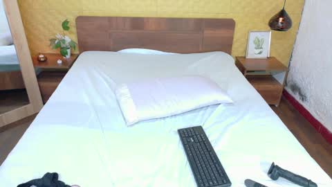 Snapshot of mrs_buttocks chatting on January 8, 5:26 pm mrs_buttocks online show from January 8, 5:26 pm