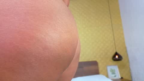 Snapshot of mrs_buttocks chatting on January 28, 5:46 pm mrs_buttocks online show from January 28, 5:46 pm