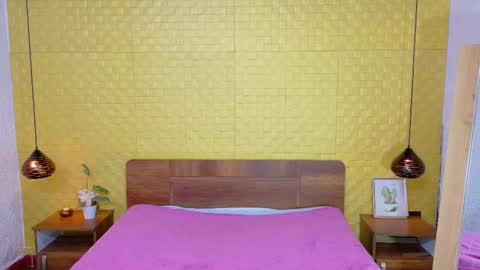 Snapshot of mrs_buttocks chatting on February 23, 5:18 pm mrs_buttocks online show from February 23, 5:18 pm