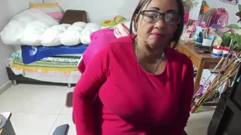 Snapshot of mrs_mommy chatting on October 1, 9:43 pm mrs_mommy online show from October 1, 9:43 pm