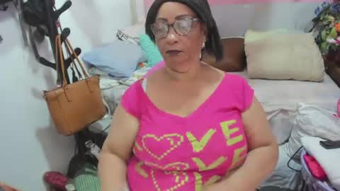mrs_mommy online show from June 11, 7:01 pm