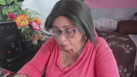 Snapshot of mrs_mommy chatting on July 6, 8:00 pm mrs_mommy online show from July 6, 8:00 pm