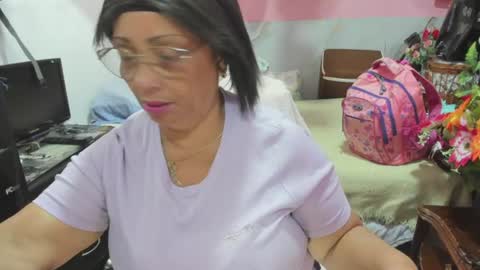 Snapshot of mrs_mommy chatting on July 19, 8:45 pm mrs_mommy online show from July 19, 8:45 pm