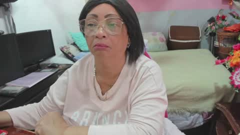 Snapshot of mrs_mommy chatting on July 26, 5:31 pm mrs_mommy online show from July 26, 5:31 pm